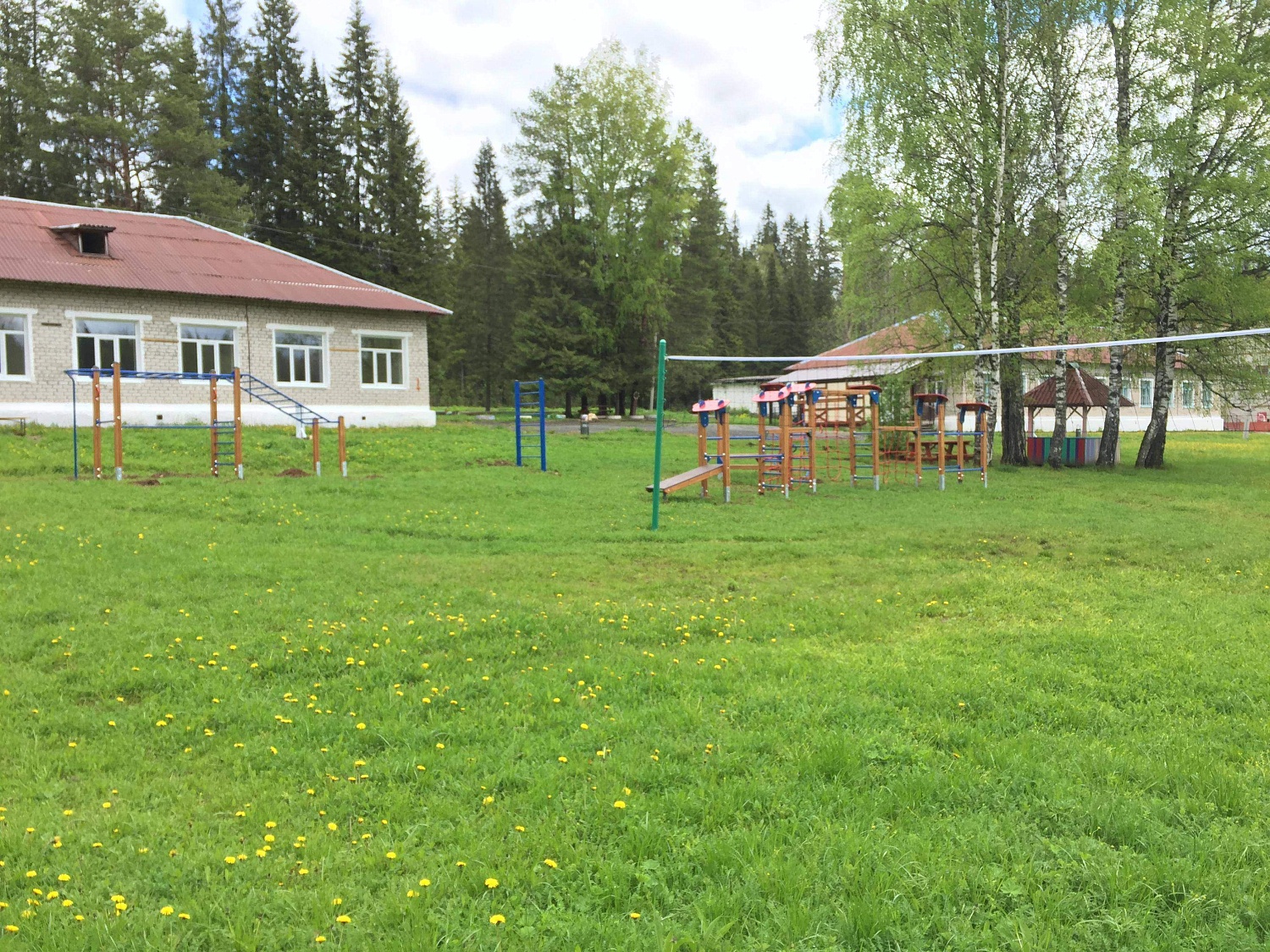 Спортивная площадка в Лагере имени Саши Чекалина г. Горнозаводск